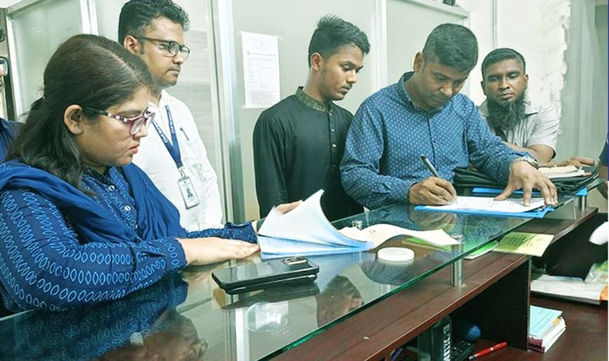 কুমিল্লায় বিভিন্ন হাসপাতালে অভিযান ও ৩০ হাজার টাকা জরিমানা