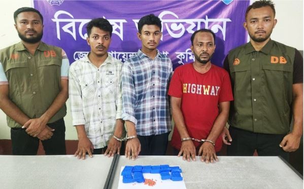 কুমিল্লায় ইয়াবা ট্যাবলেট সহ আটক ৩